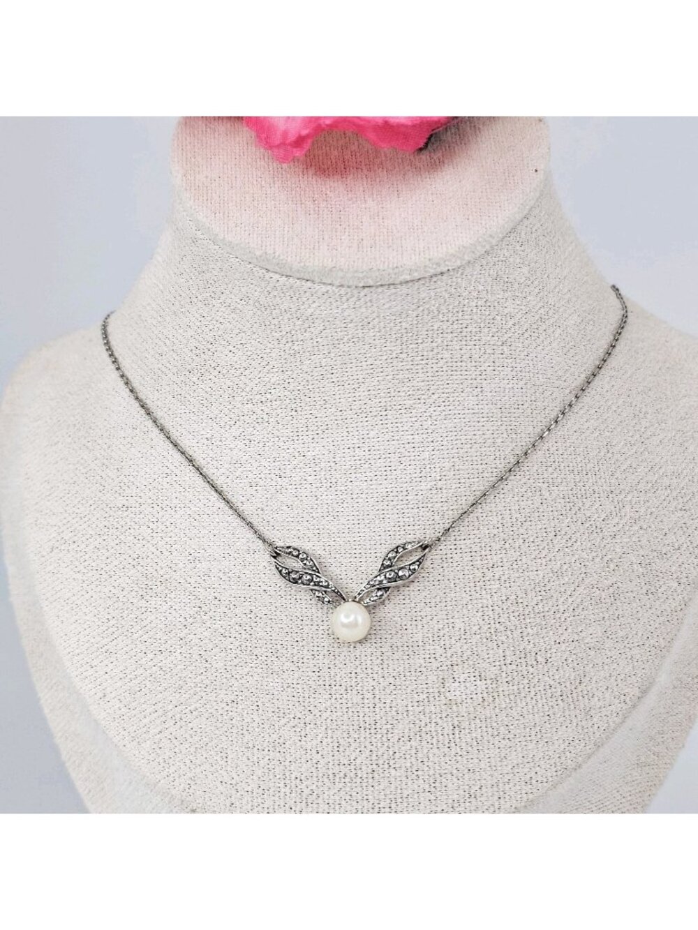 Vintage AVON Fx Pearl Pendant Silver Tone Chain Necklace 70s/80s Choker Jewelry